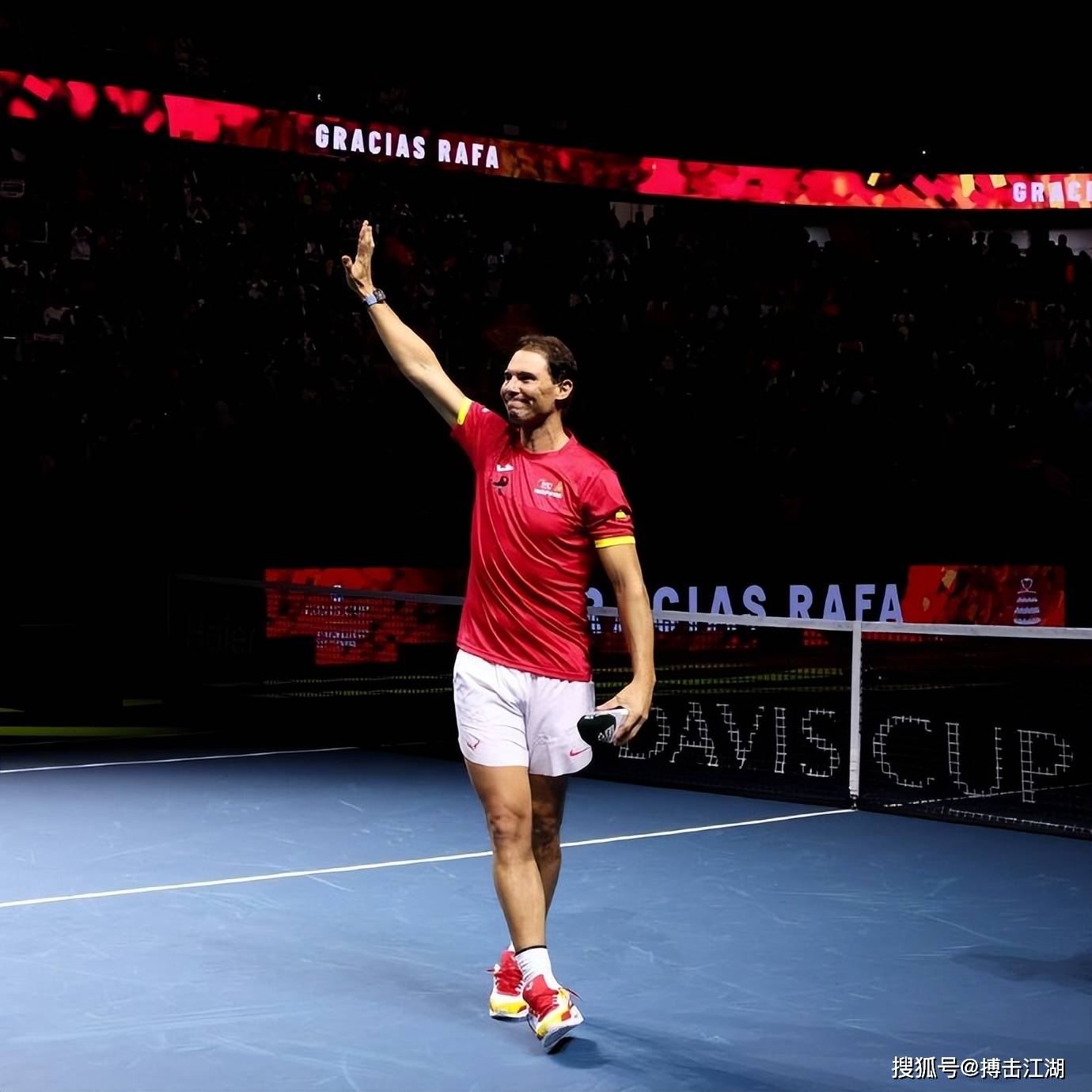 开云体育在线-拉沃尔杯绝杀温网，西西帕斯统治全场